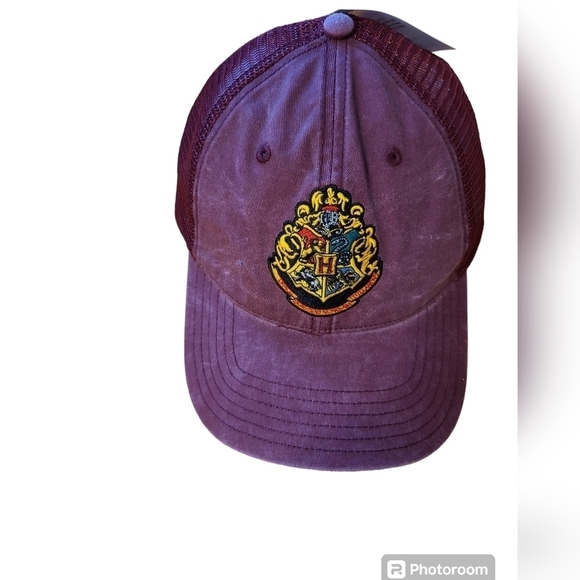 NWT Harry Potter Hogwarts Cap , adjustable adult trucker hat - Picture 2 of 16